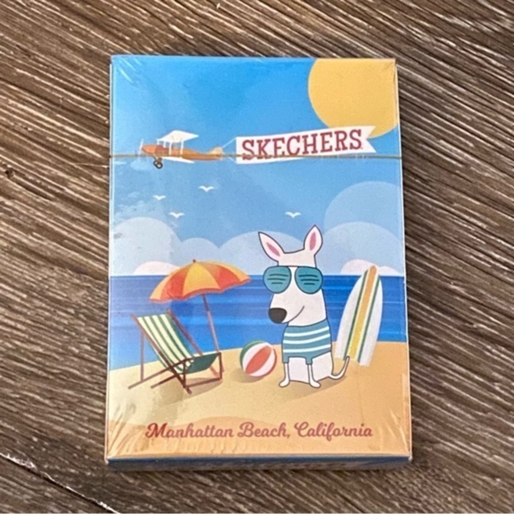 Skechers Playing Cards Manhattan Beach California New‎ In Package Never Opened - Picture 2 of 2
